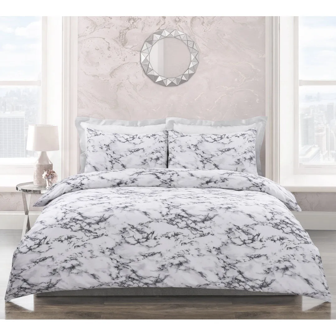 Carneshia Polyester Duvet Cover Set