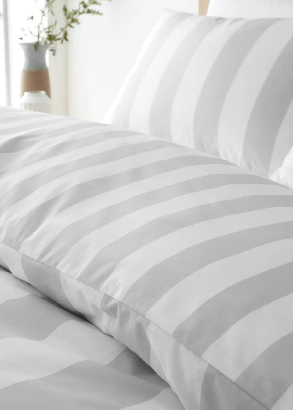 Catherine Lansfield Cove Stripe Reversible Duvet Cover Set