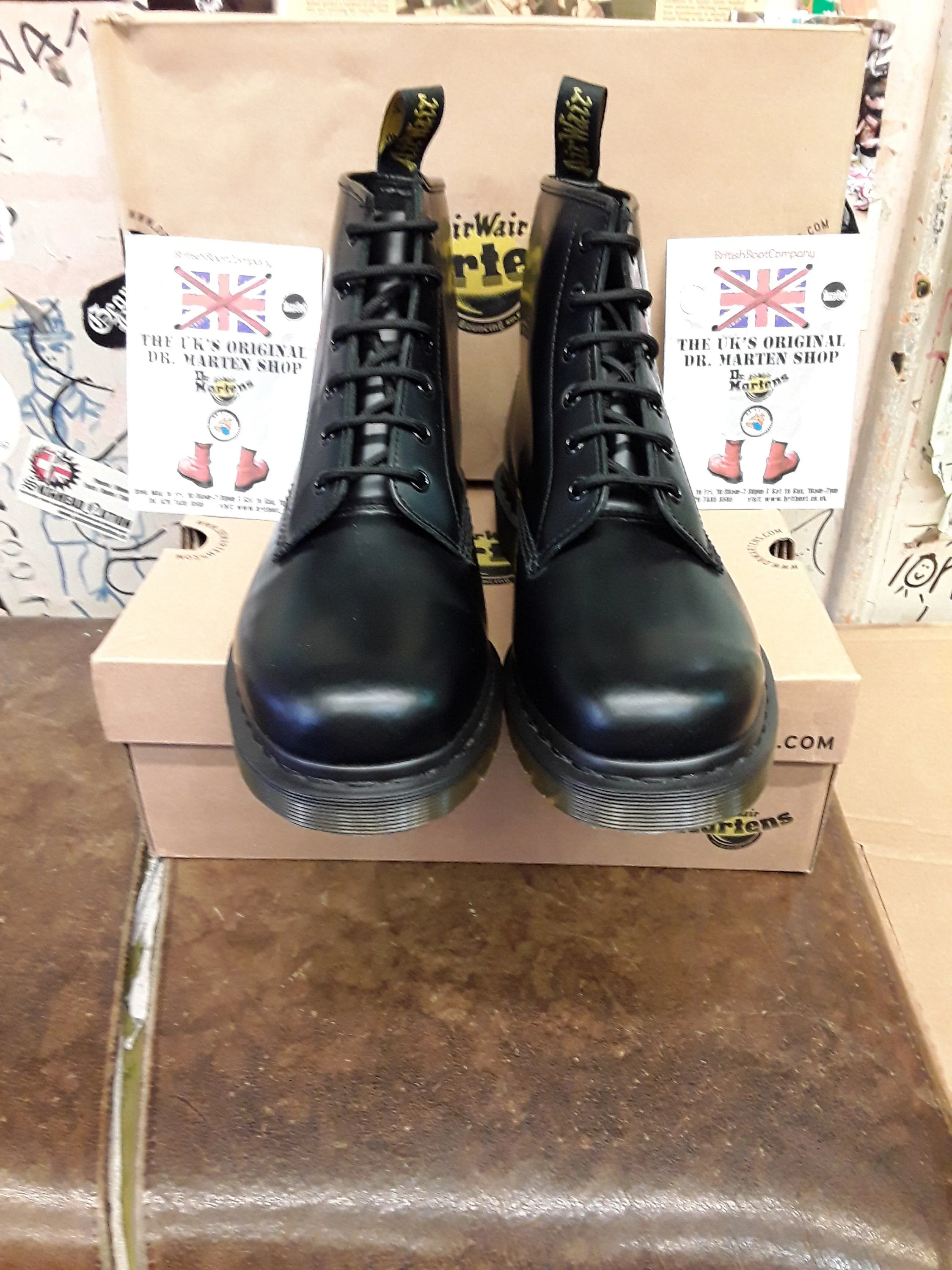 Dr Martens 101 Black 6 Hole size 11