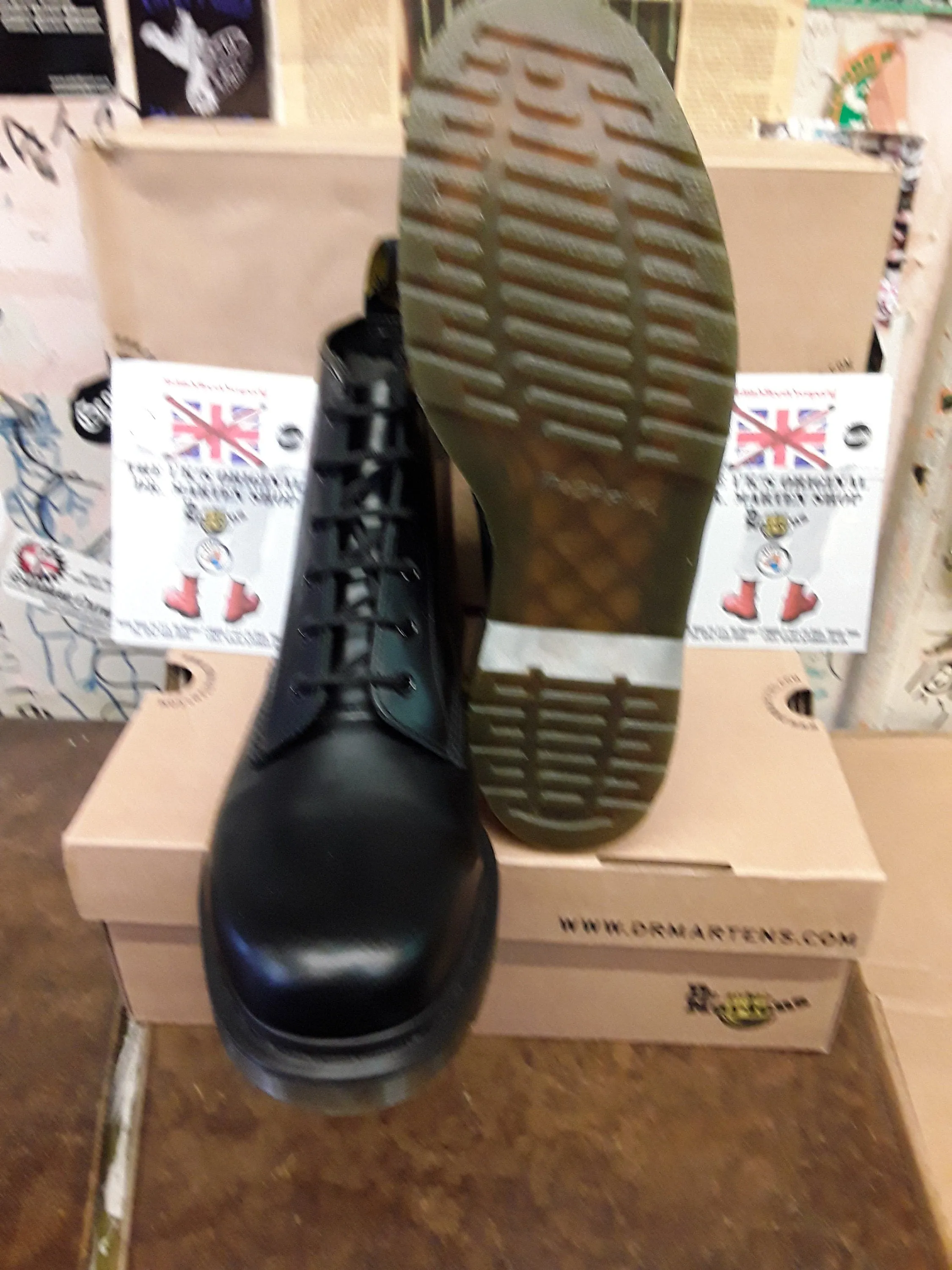 Dr Martens 101 Black 6 Hole size 11