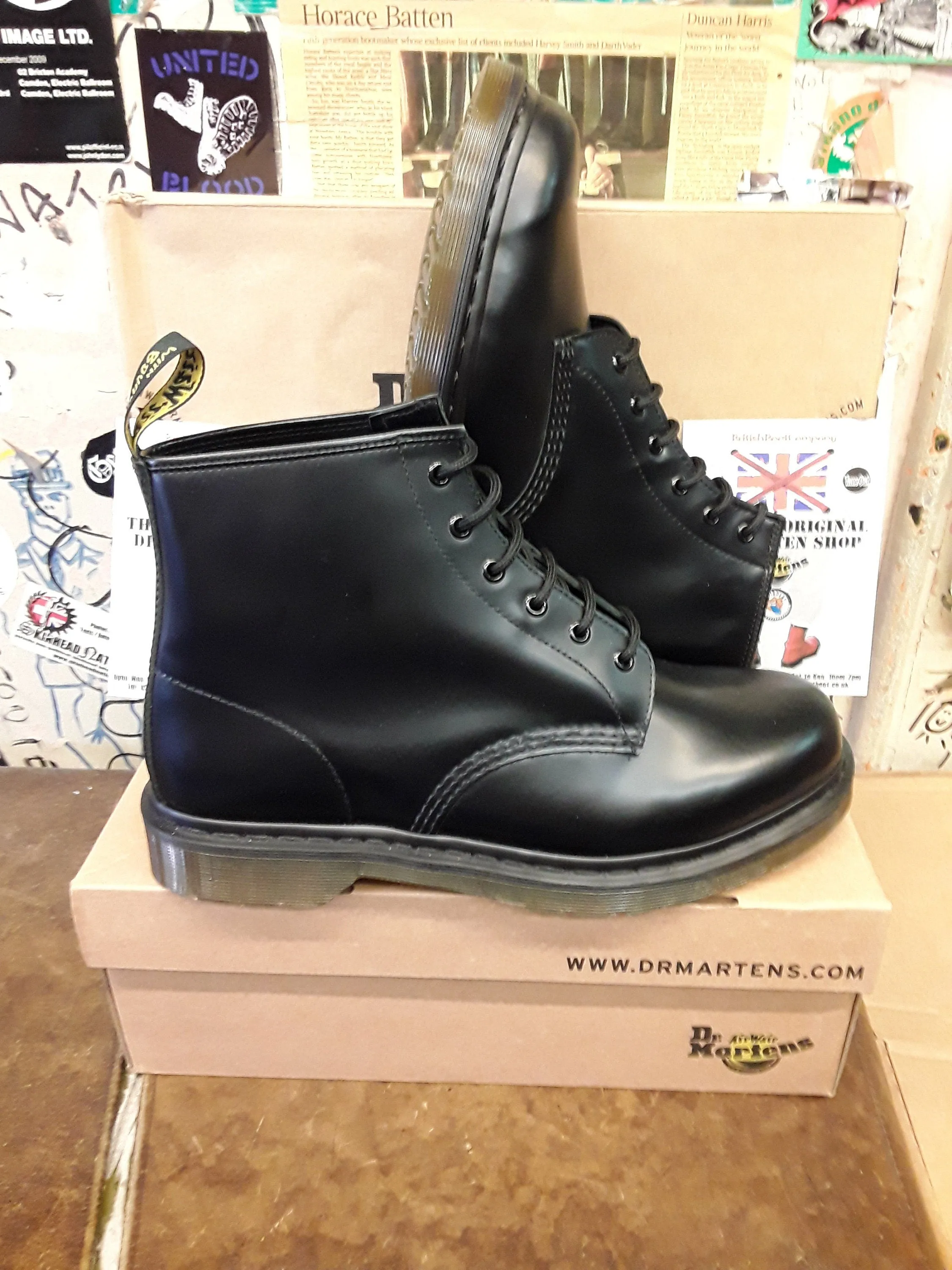 Dr Martens 101 Black 6 Hole size 11