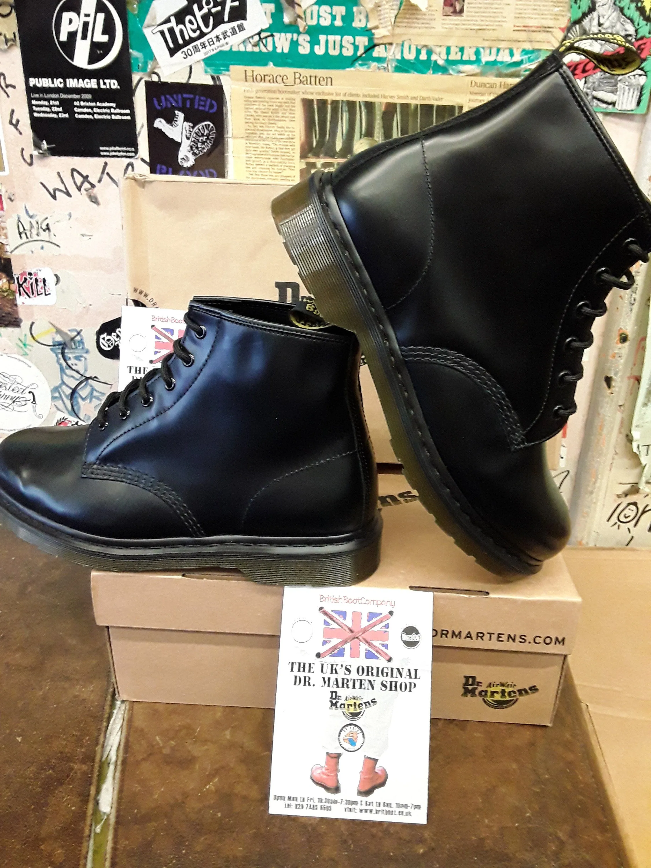 Dr Martens 101 Black 6 Hole size 11