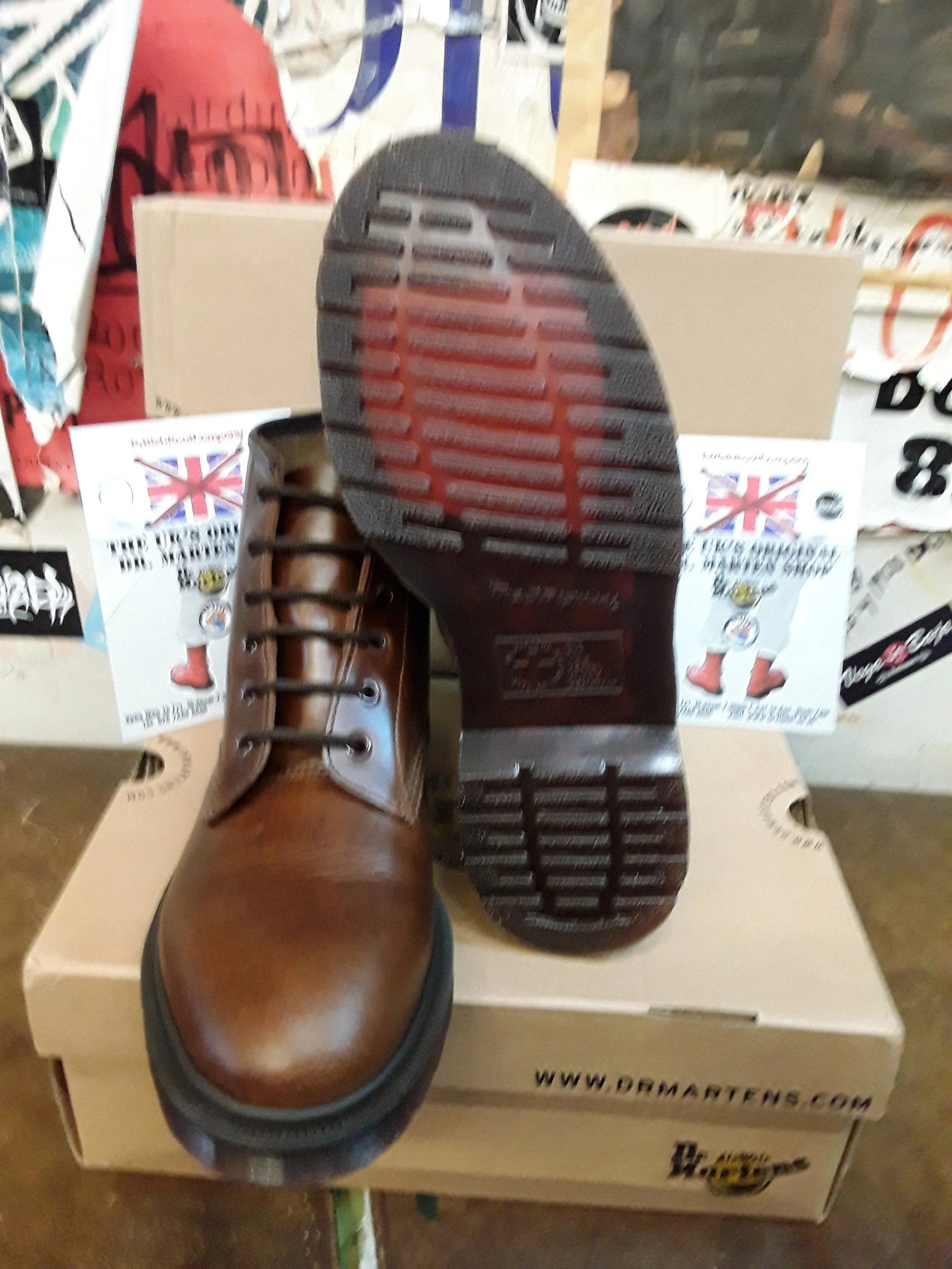 Dr Martens 101 Tan Leather 6 Hole  size 6.5