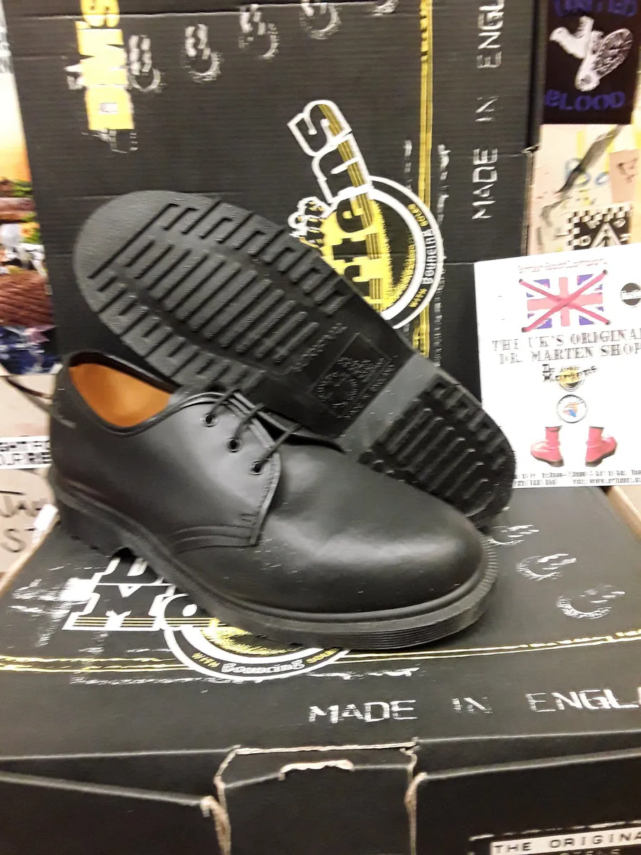 Dr Martens 1A51 Made in England Black waxy shoe size 6