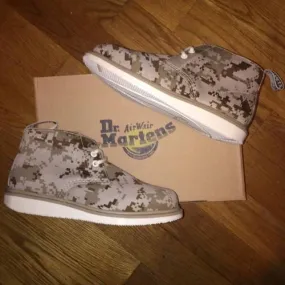 Dr. martens nixon desert camo boot men 8 new.supreme.nike.ds