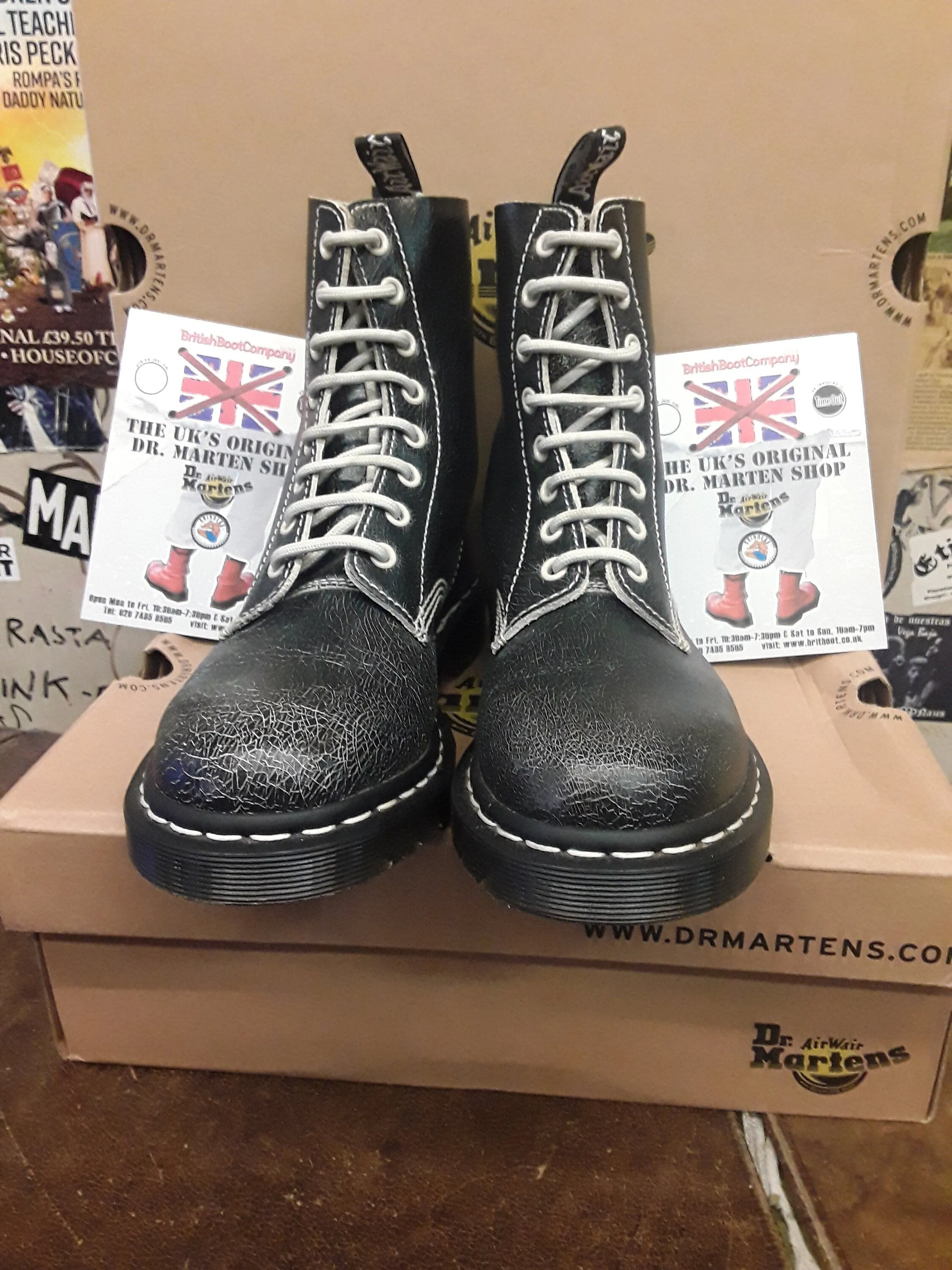 Dr Martens Pascal Black Crackle Size 6