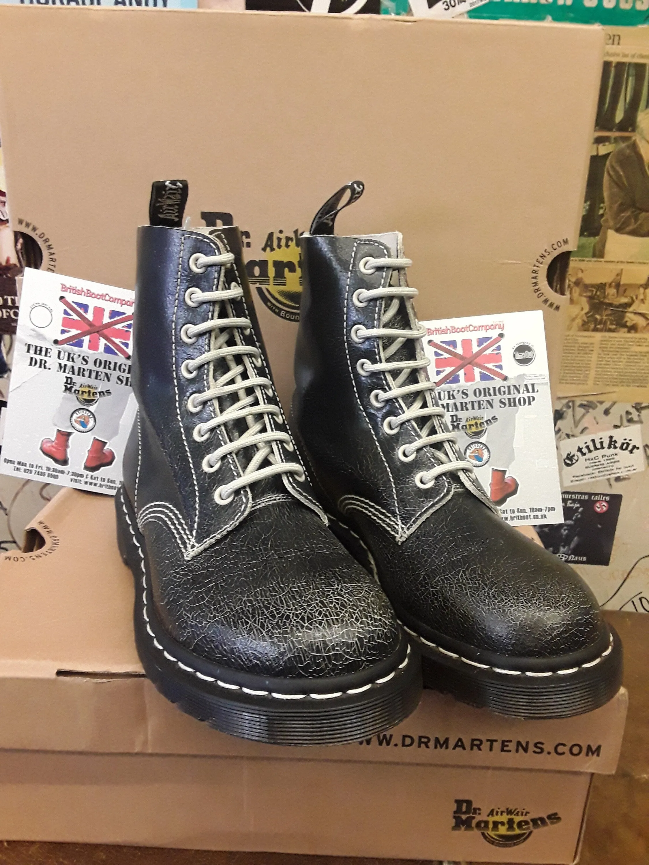 Dr Martens Pascal Black Crackle Size 6