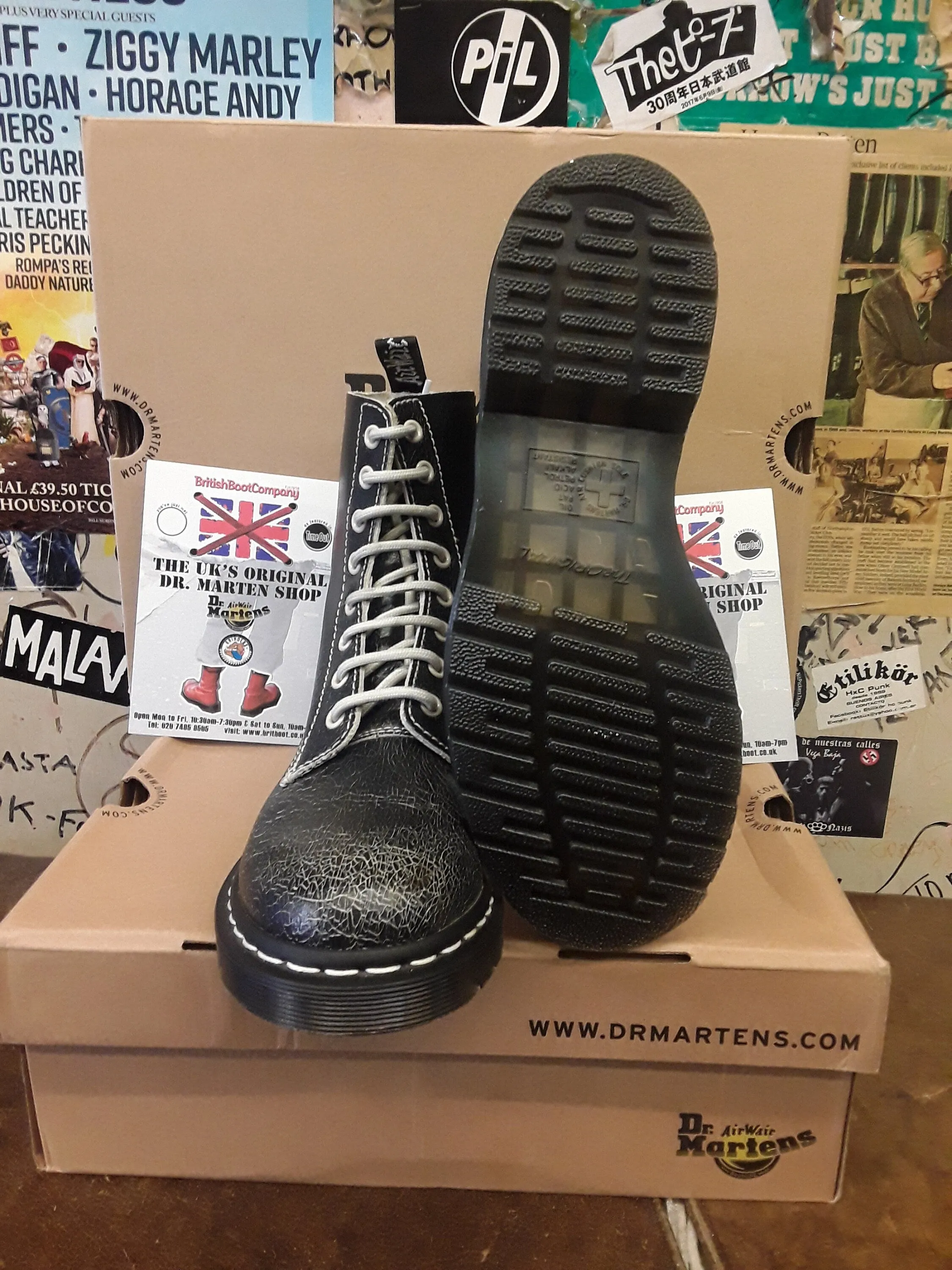 Dr Martens Pascal Black Crackle Size 6