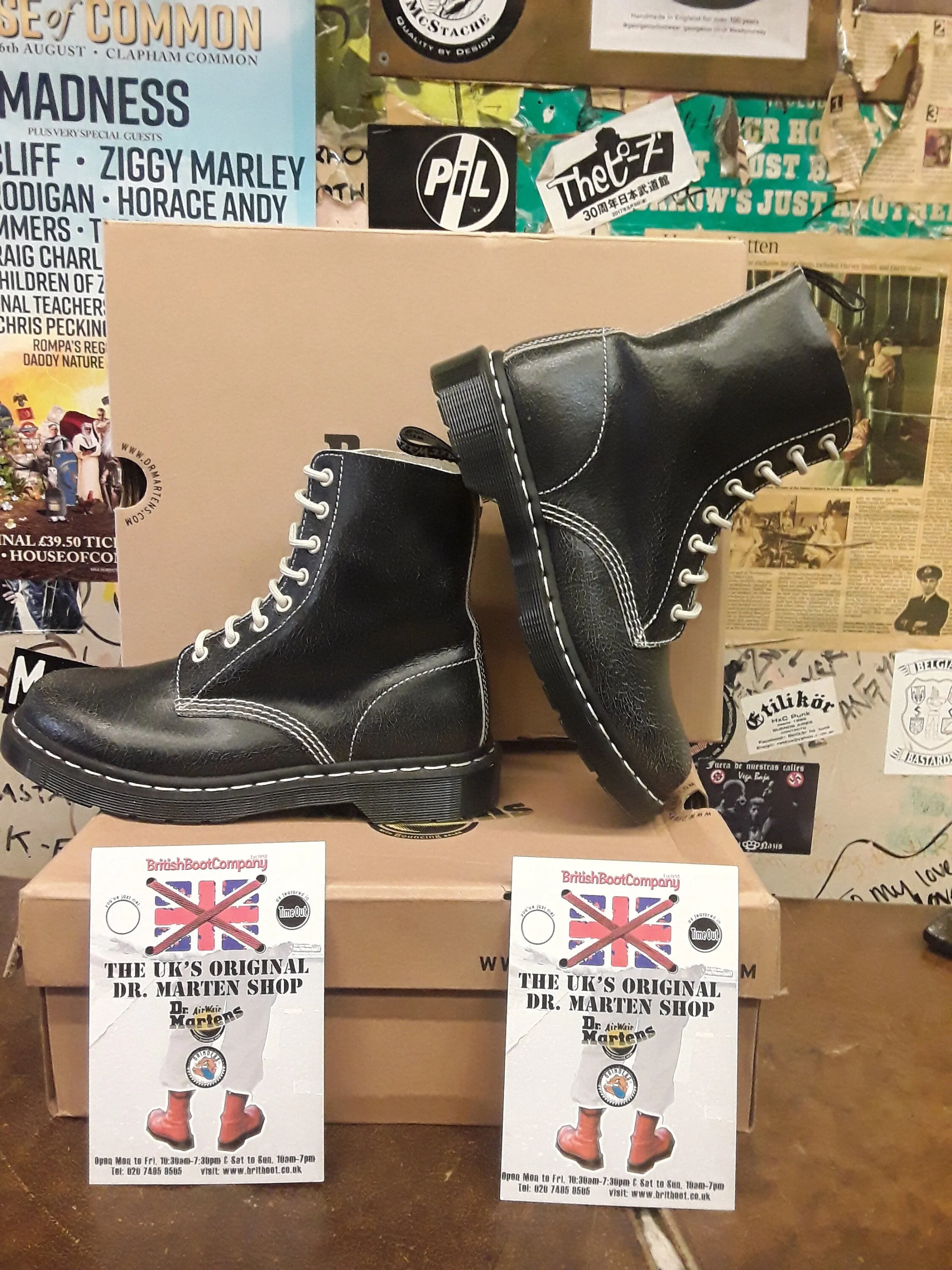 Dr Martens Pascal Black Crackle Size 6