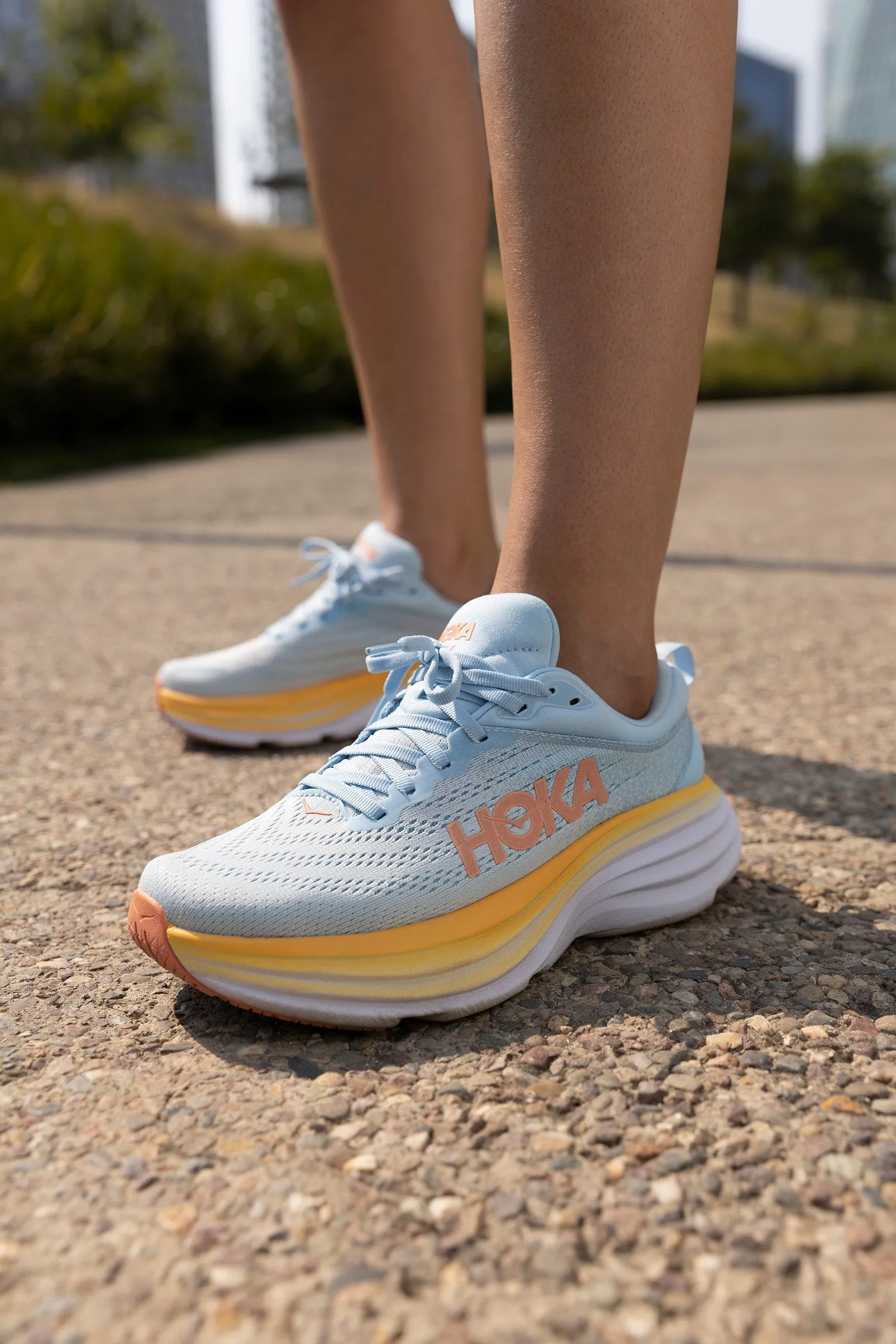 HOKA - Womens Bondi 8 Summer Song/Country Air