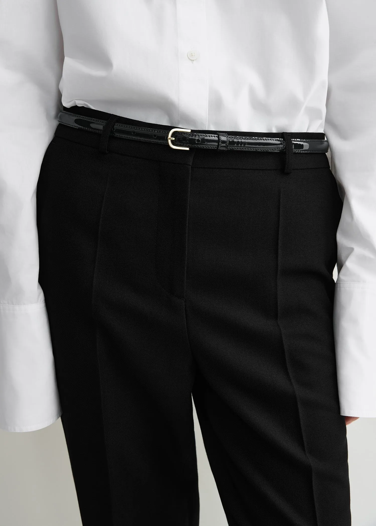 Low-waist tailored trousers black