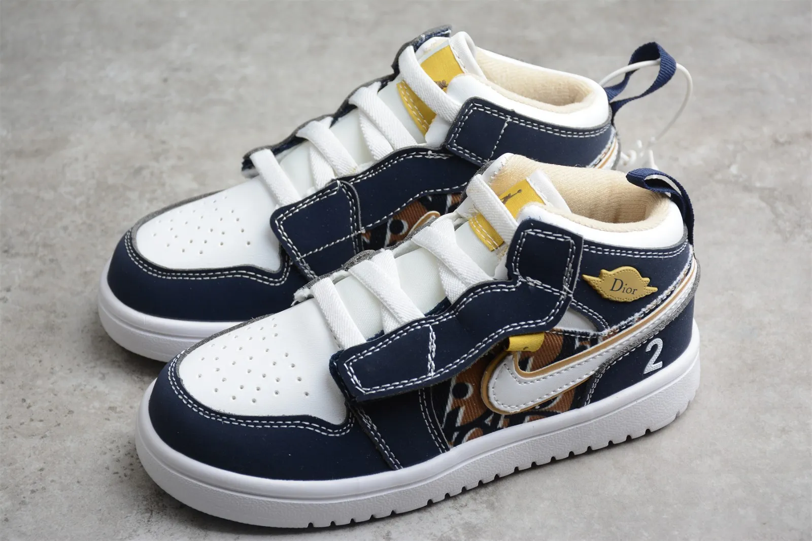 Nike Air Jordan 1 Mid ALT White Navy Metallic Gold CN8607-404