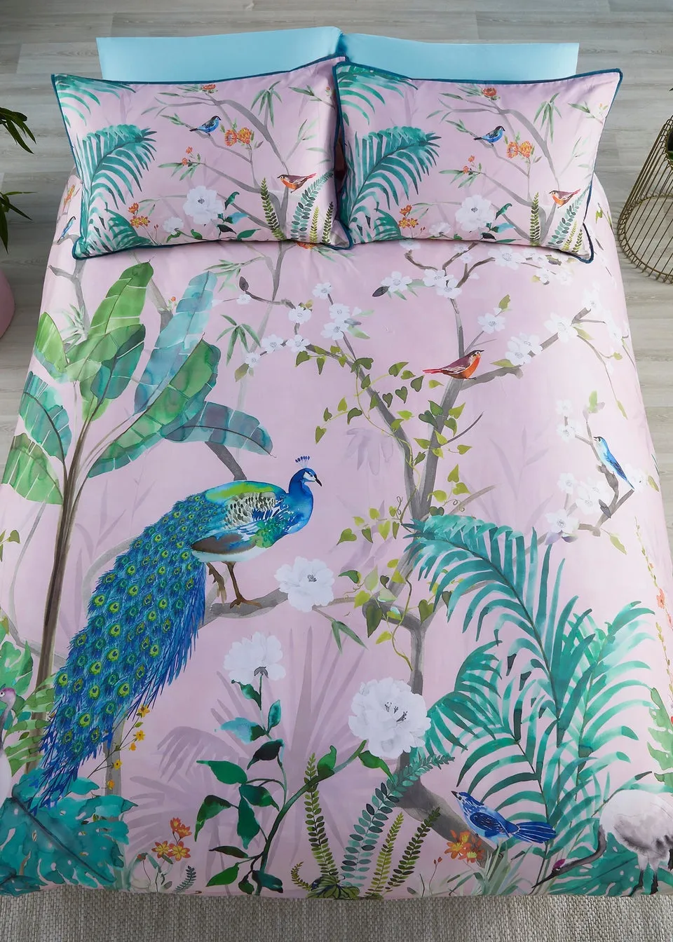 Soiree Peacock Jungle Sateen Pink Duvet Cover Set