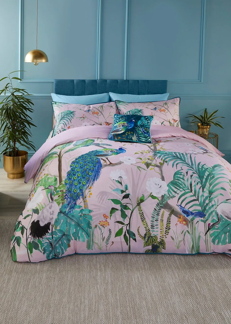 Soiree Peacock Jungle Sateen Pink Duvet Cover Set